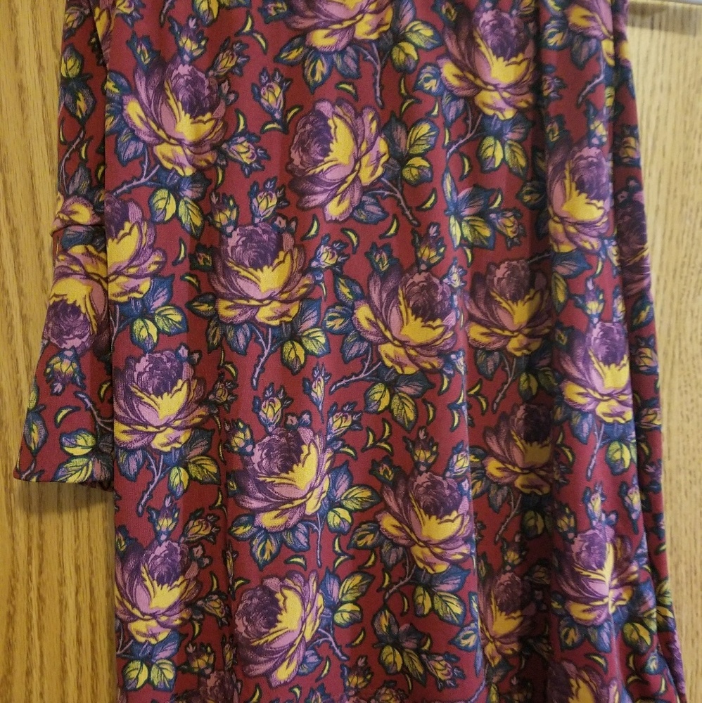 BNWOT Lularoe Floral large azure